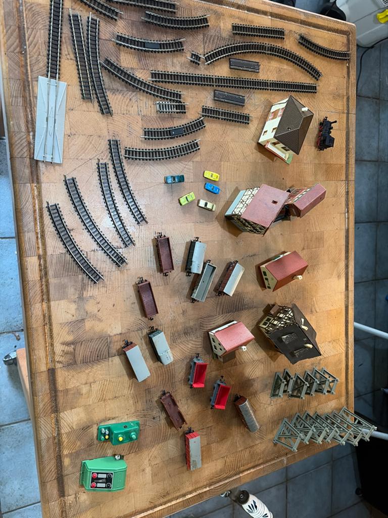 Grote verzameling Fleischmann modelspoorbaan onderdelen, Hobby en Vrije tijd, Modeltreinen | N-Spoor, Gelijkstroom, Fleischmann