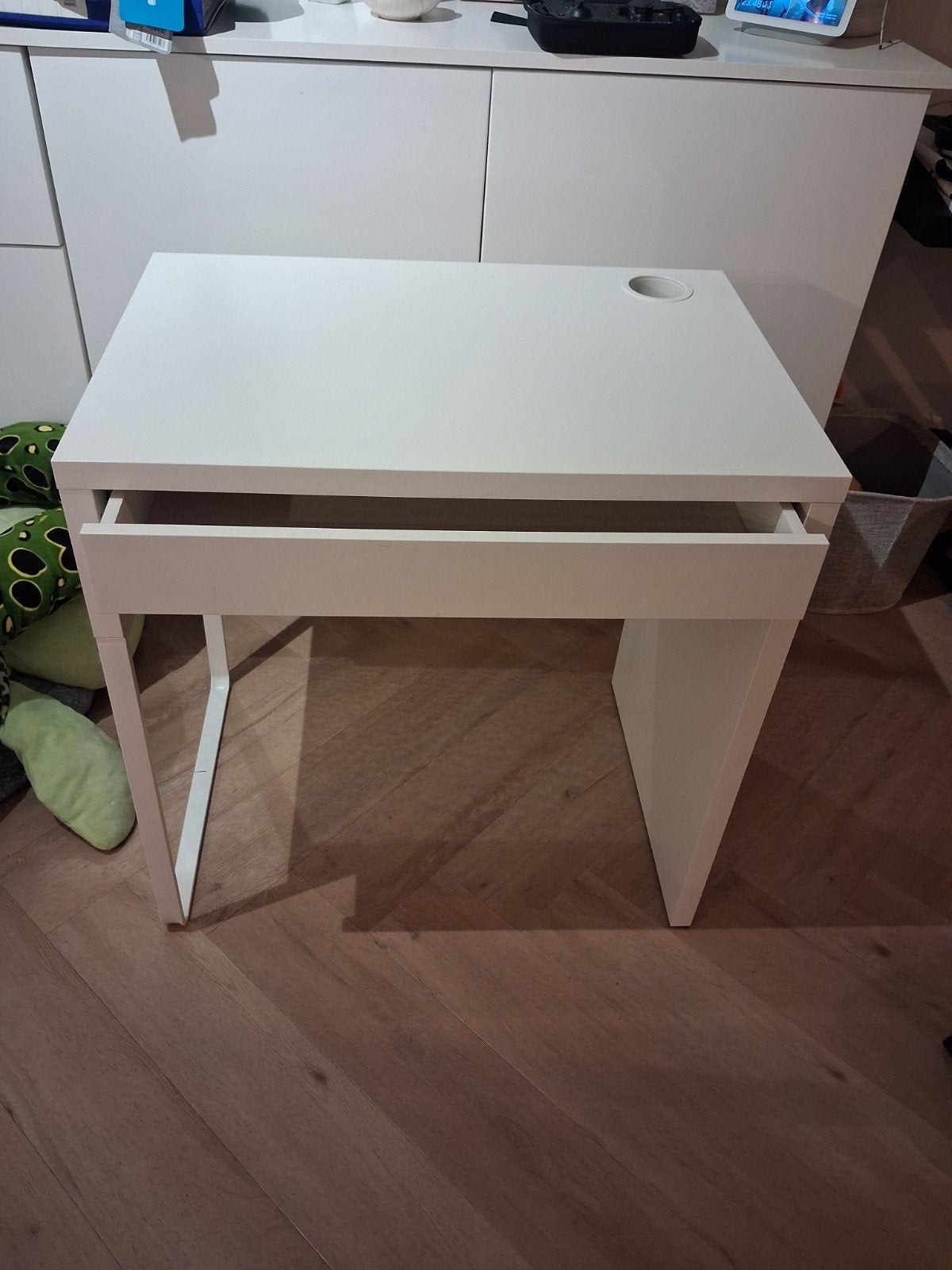 Wit bureau met lade - Compact en functioneel, Gebruikt, Spaanplaat of MDF, Ophalen of Verzenden, Wit