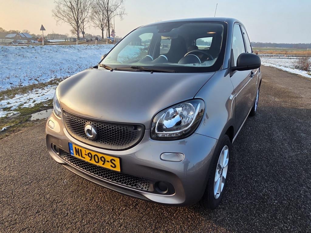 Smart ForFour 1.0 71pk S&S 2017 Grijs, 4 stoelen, Origineel Nederlands, Handgeschakeld, 70 pk