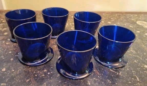 IITTALA Finland Stefan Lindfors Kobaltblauwe Jongens, Verzamelen, Glas en Borrelglaasjes, Ophalen of Verzenden, Zo goed als nieuw