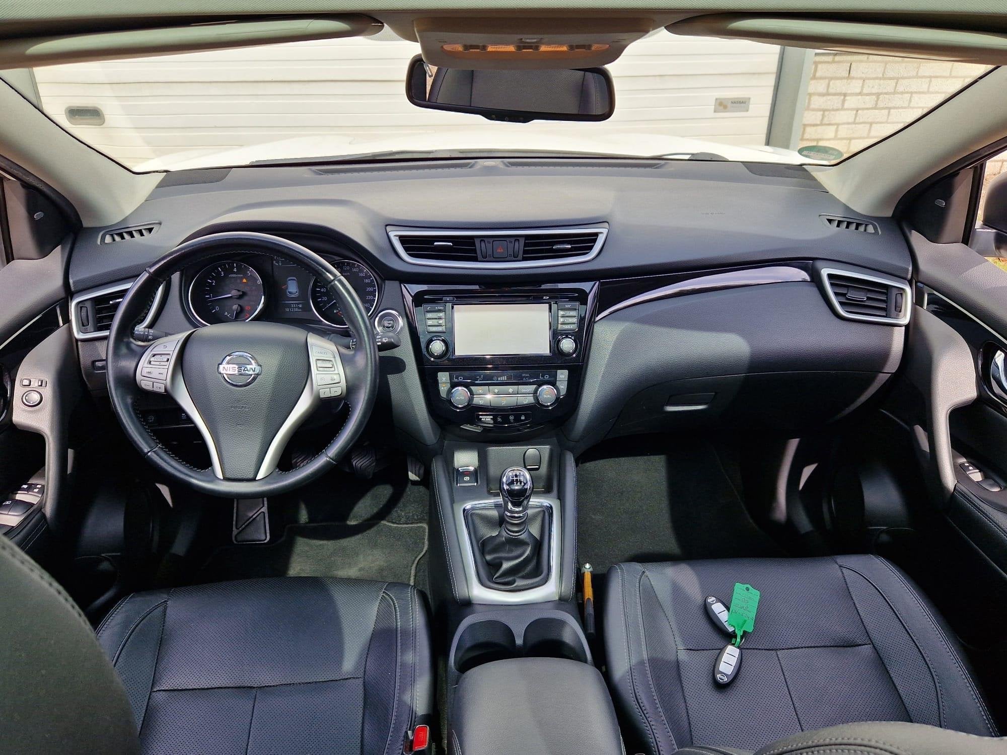 Nissan Qashqai 1.6 Tekna / Pano / Trekhaak( 1500KG ) / All S, Voorwielaandrijving, Automatische klimaatregeling, 1618 cc, Gebruikt