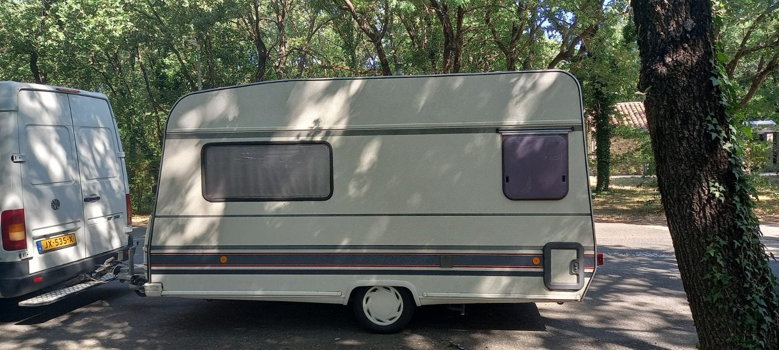 Te koop Caravan Burstner Holiday, bij 1992, Reservewiel, Rondzit, Tot en met 2, Particulier