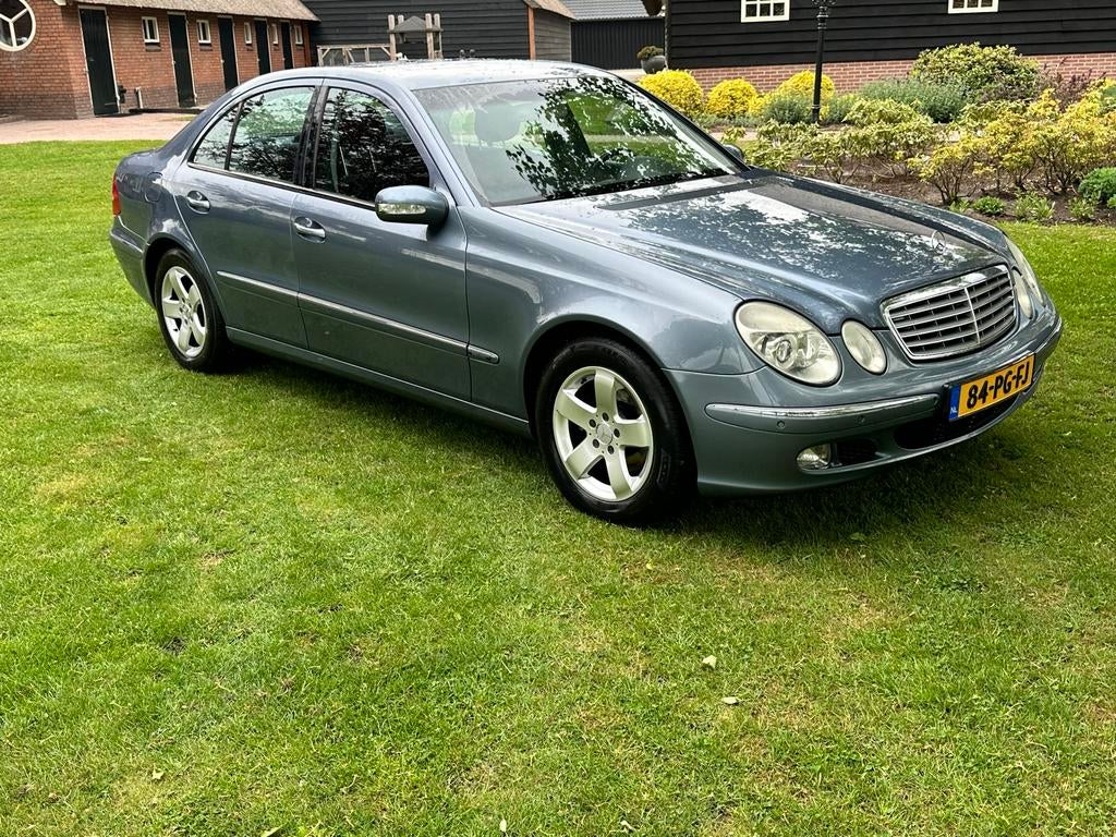 mercedes 220 cdi, Auto's, Mercedes-Benz, Automaat, Zwart, 4 cilinders, Blauw
