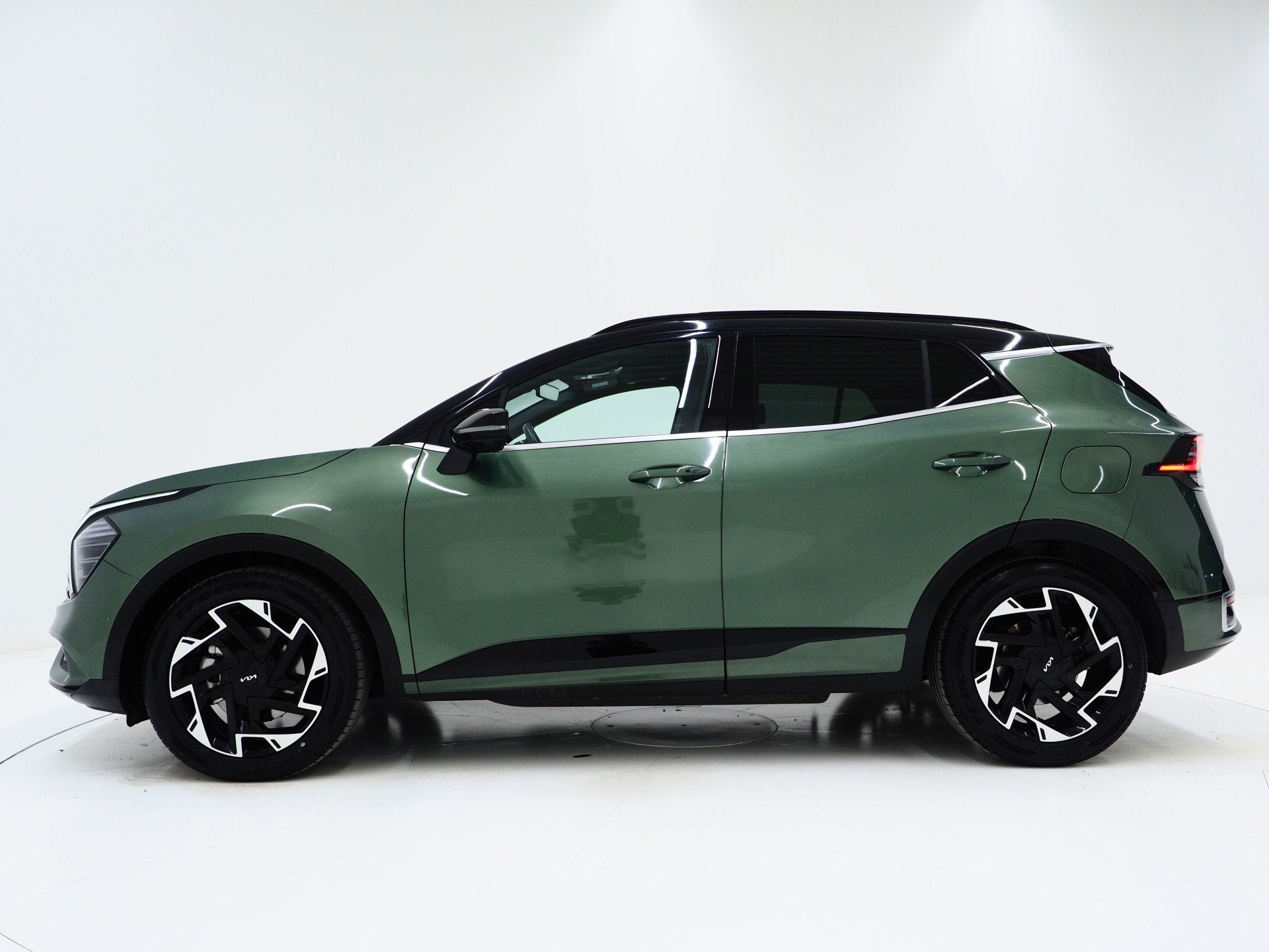 Kia Sportage 1.6 T-GDi Plug-in Hybrid AWD GT-Line | Panorama, Automaat, Gebruikt, Zwart, 4 cilinders
