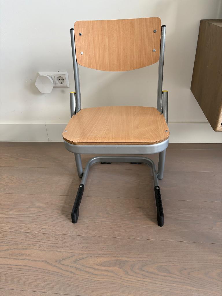Kinderstoeltje gelamineerd beuken ( twee), Ophalen, Gebruikt