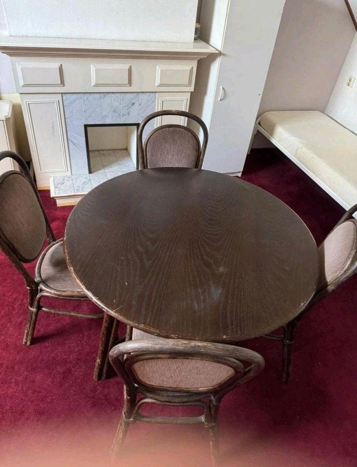 Ronde eettafel met 4 stoelen, Ophalen