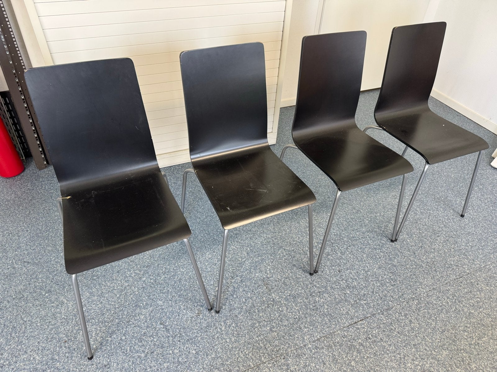 Set van 4 zwarte stoelen met metalen onderstel, Ophalen, Gebruikt, Zwart, Vier