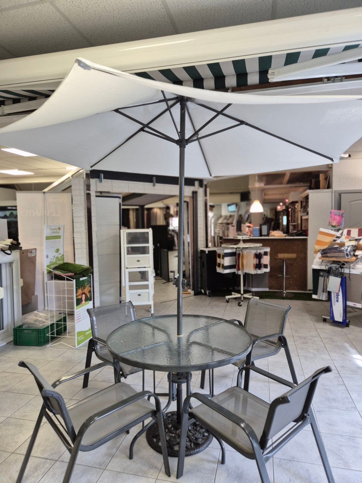 Tuinstel 4 stoelen met parasol, Tuin en Terras, Ophalen of Verzenden, Zo goed als nieuw, Minder dan 5 meter