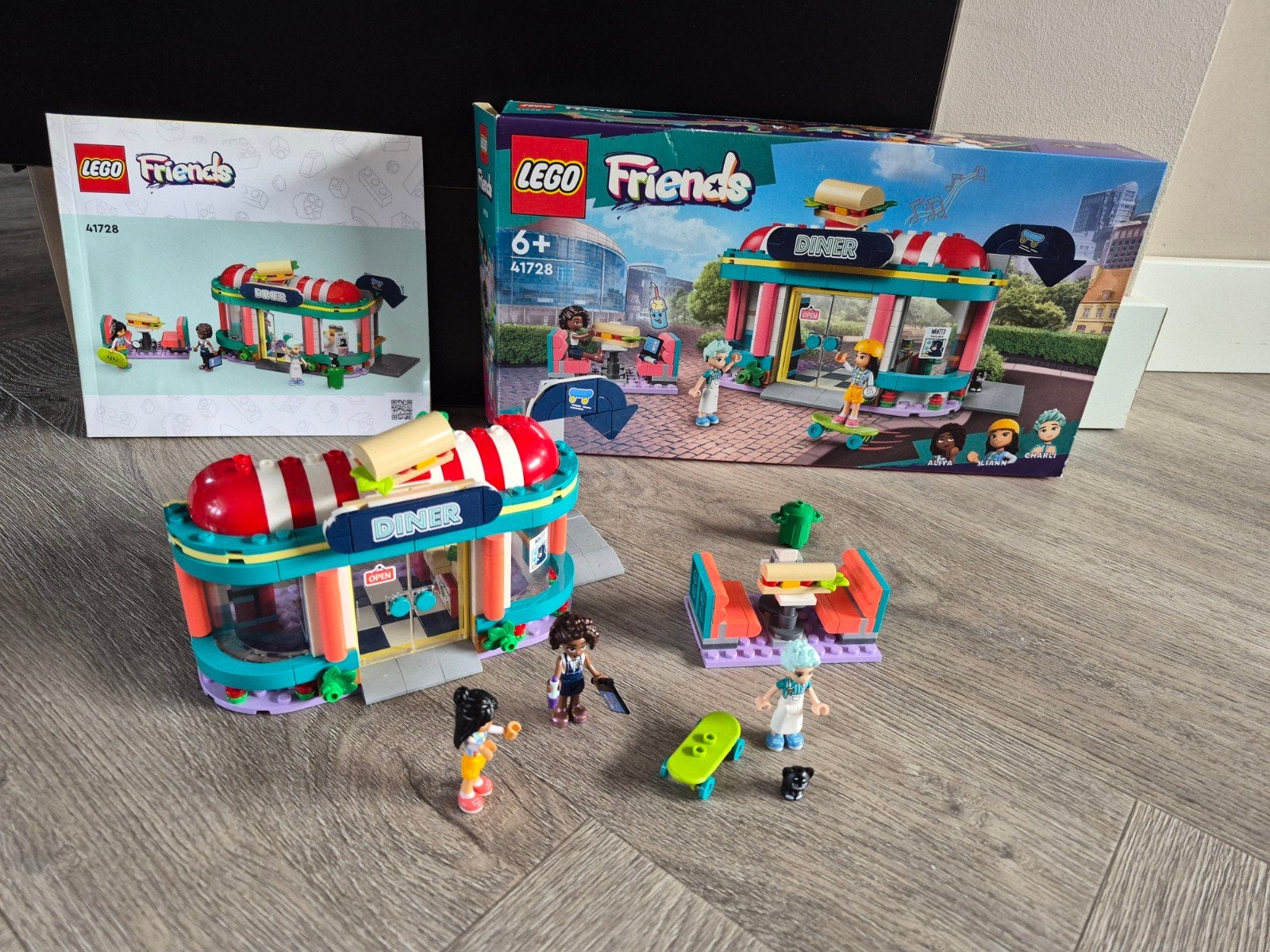 LEGO Friends Heartlake City Diner (41728), Lego, Friends, Ophalen of Verzenden, Zo goed als nieuw