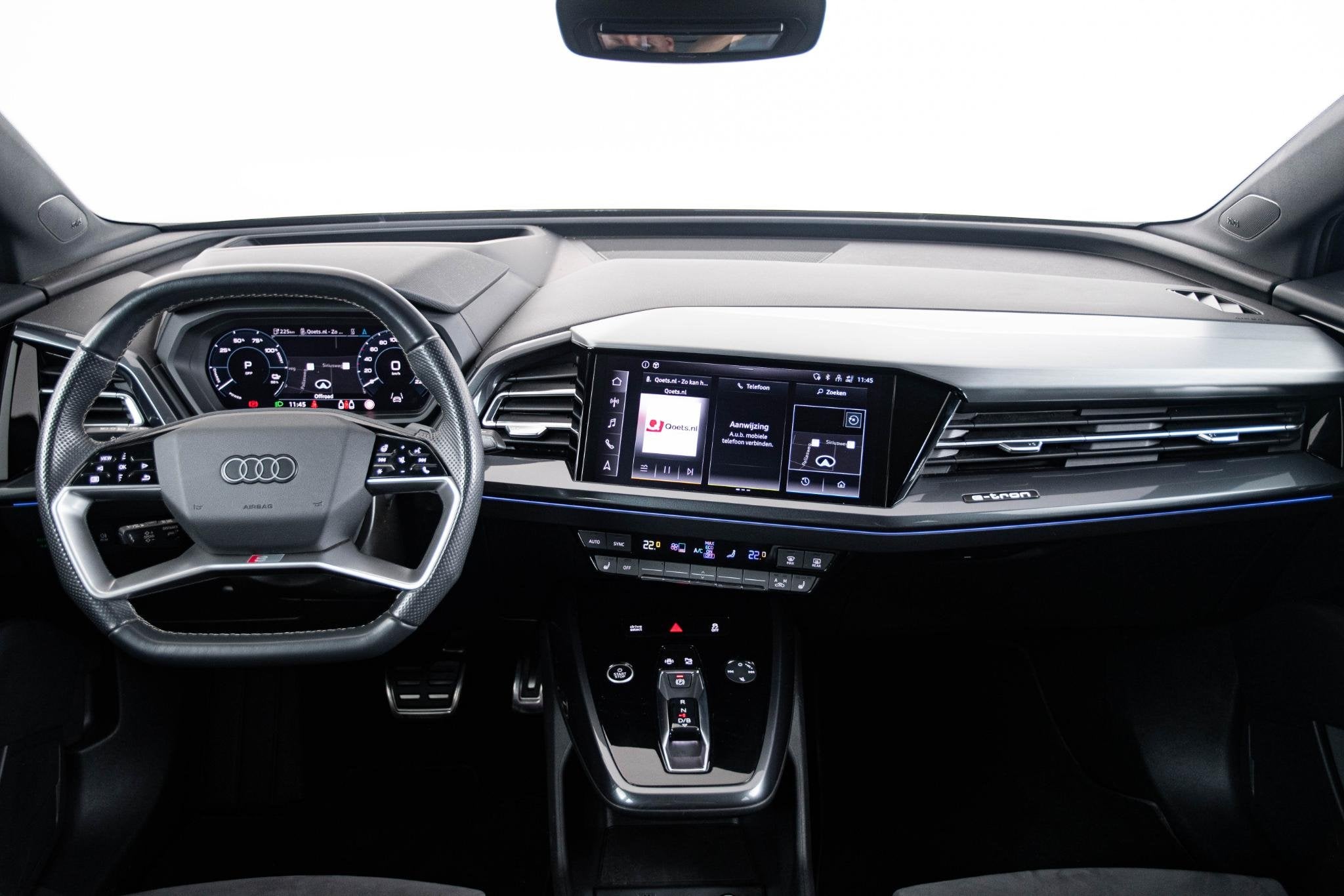 Audi Q4 e-tron 50 quattro Advanced edition 77 kWh Interieurp, Auto's, Audi, Automaat, 12 maanden, Stof, Zwart