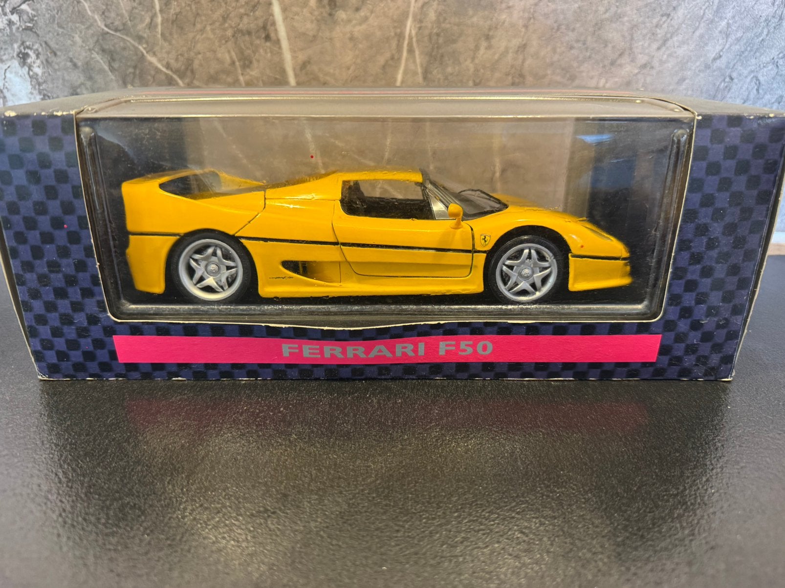 Maisto 1:18 Ferrari F50 (1995) Giallo Geel, Ophalen of Verzenden, Zo goed als nieuw, Auto