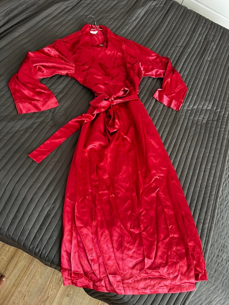 Satijnen badjas in maat S, Hunkemöller. Nieuw, Kleding | Dames, Ophalen of Verzenden, Roze, Badjas