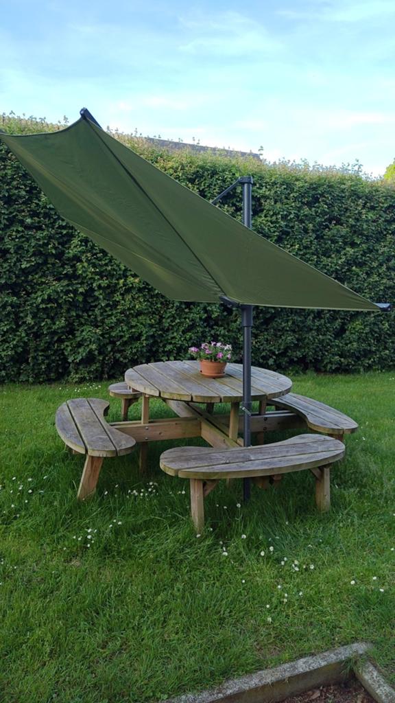 Parasol Madison inclusief balkonklem, Tuin en Terras, Parasols, Ophalen of Verzenden, Zweefparasol, Verstelbaar