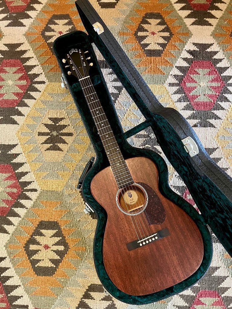 Guild M-20 USA, Ophalen, Zo goed als nieuw, Western- of Steelstringgitaar, Met koffer