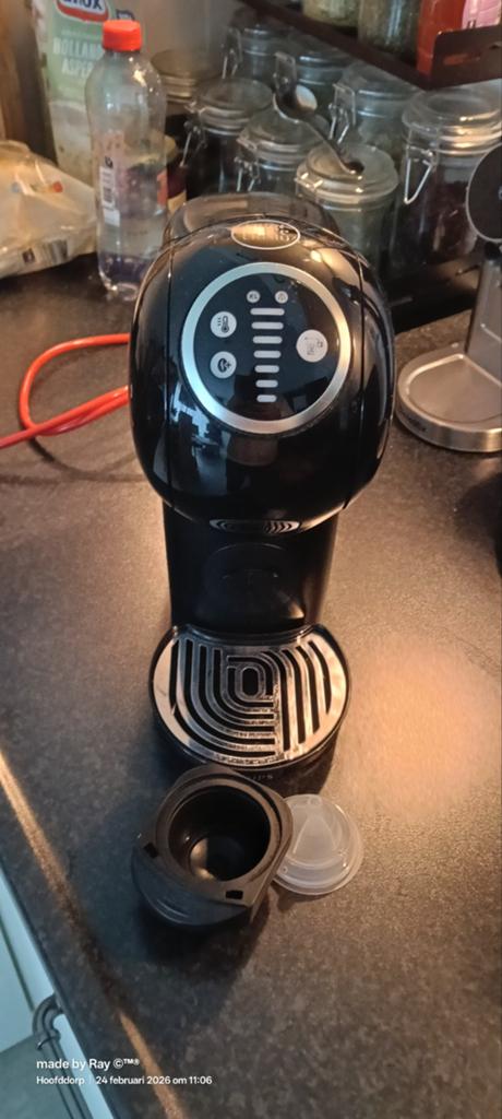 Dolce Gusto genio, Witgoed en Apparatuur, Ophalen, Koffiemachine, Zo goed als nieuw, 2 tot 4 kopjes