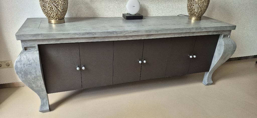 Metalen design dressoir, Huis en Inrichting, Kasten | Dressoirs, Ophalen, Overige materialen, 200 cm of meer, Industrieel/betonlook