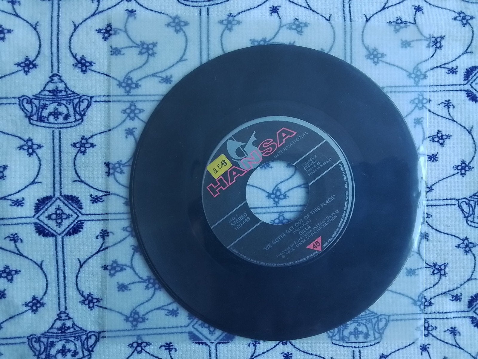 Gilla        We gotta get out of this place, 7 inch, Ophalen of Verzenden, Zo goed als nieuw, Pop