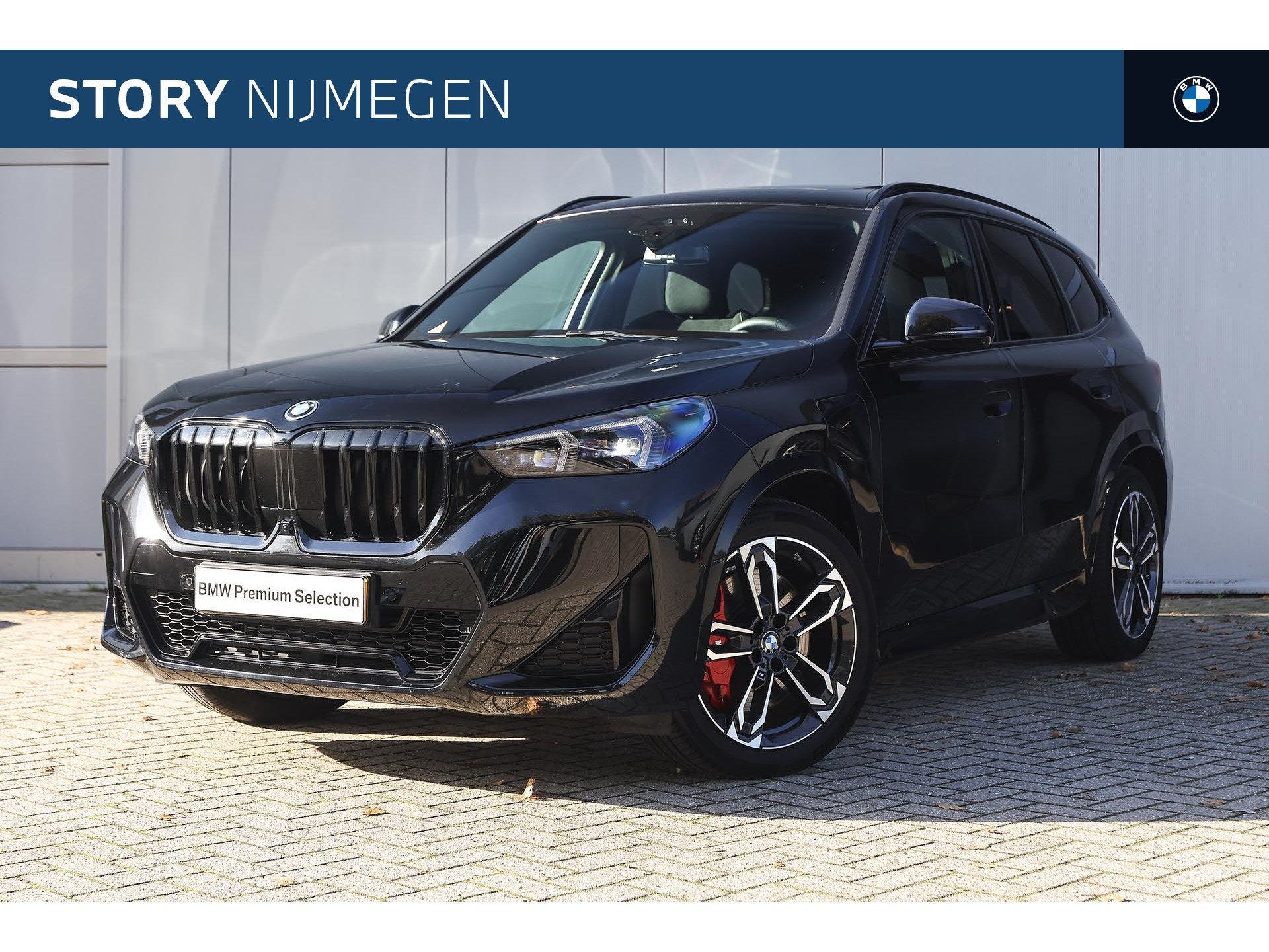 BMW X1 xDrive25e M Sport Automaat / Trekhaak / Panoramadak /, Dealer onderhouden, Gebruikt, Zwart, Bedrijf