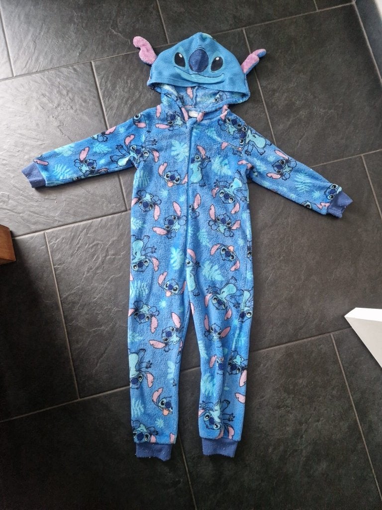 Stitch Onesie, Kinderen en Baby's, Ophalen, Gebruikt, 110 t/m 116, Jongen of Meisje