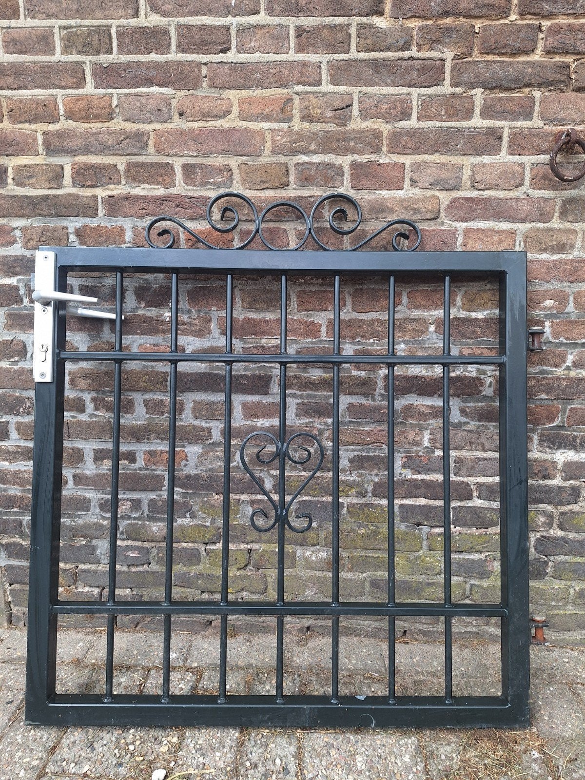 Donker groen sierhekwerk poort met handvat, Tuin en Terras, Tuinhekken en Hekwerk, Met poort, Gebruikt, Ophalen of Verzenden, Sierhekwerk