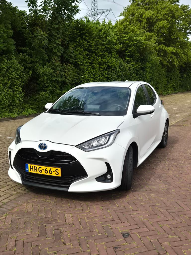 Toyota Yaris 1.5 Hybrid 116pk CVT 2022 Wit, 450 kg, Wit, 1490 cc, Grijs