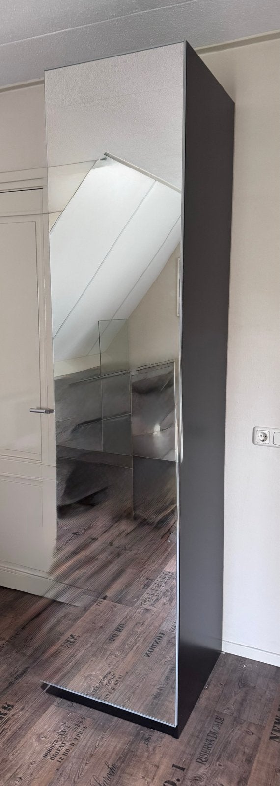Z.g.a.n. PAX spiegelkast, bruine wanden & 6 planken, Ophalen, 200 cm of meer, Zo goed als nieuw, Met deur(en)
