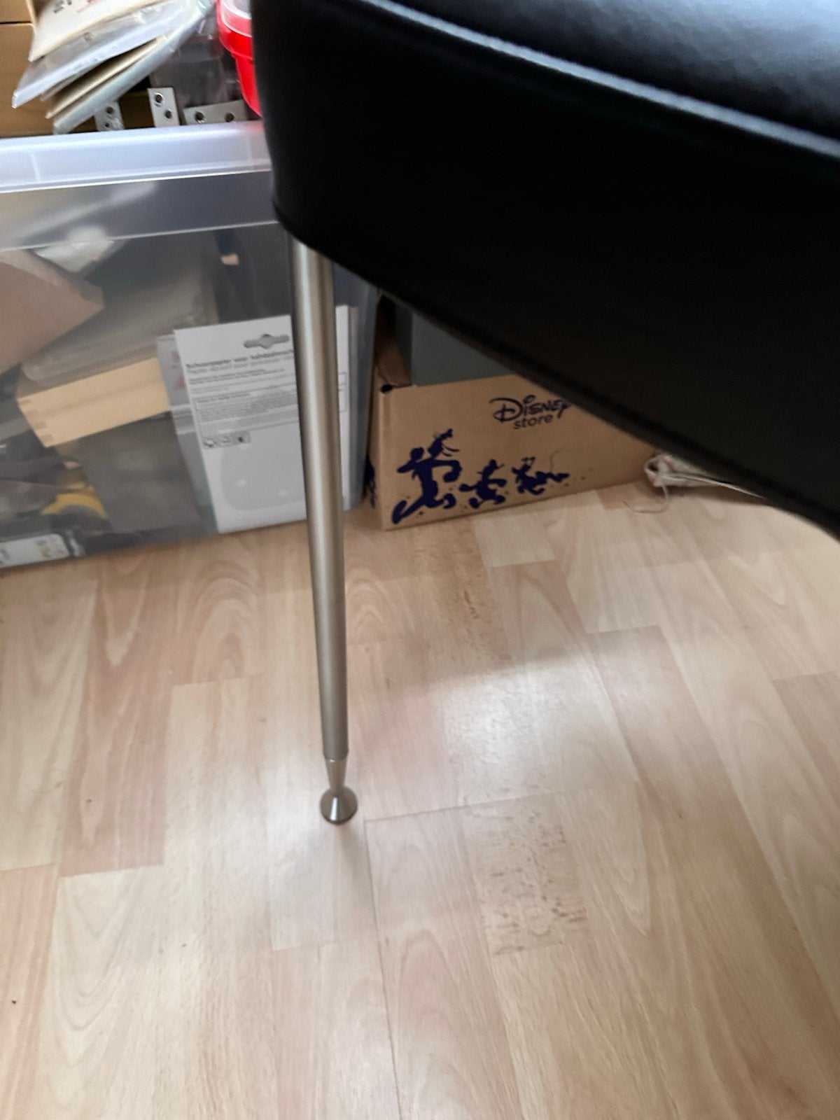 2 design stoelen, nieuw bekleed, geborsteld aluminium poten, Huis en Inrichting, Stoelen, Ophalen, Twee, Leer, Zo goed als nieuw