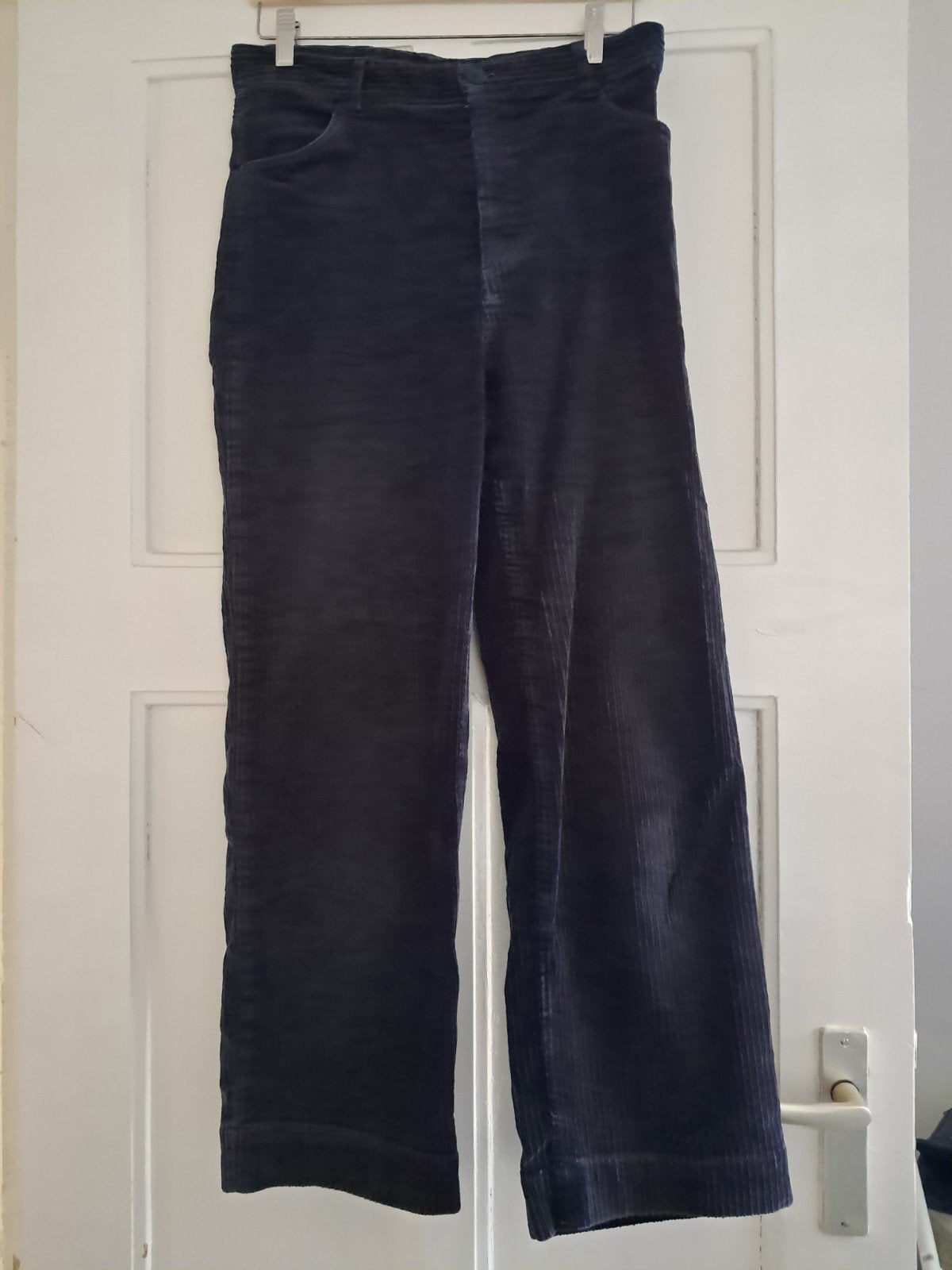 Monki donkerblauwe corduroy broek maat 40 (valt als 38, Maat 38/40 (M), Blauw, Ophalen of Verzenden, Monki