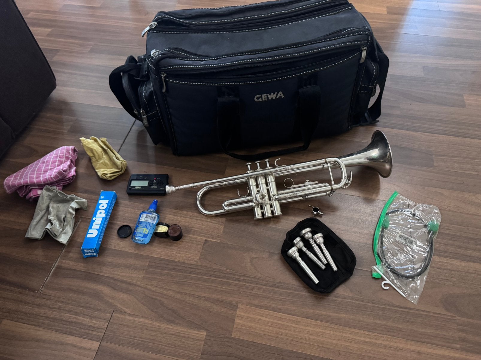 Trompet+ accessoires, Muziek en Instrumenten, Blaasinstrumenten | Trompetten, Ophalen, Gebruikt, Overige typen