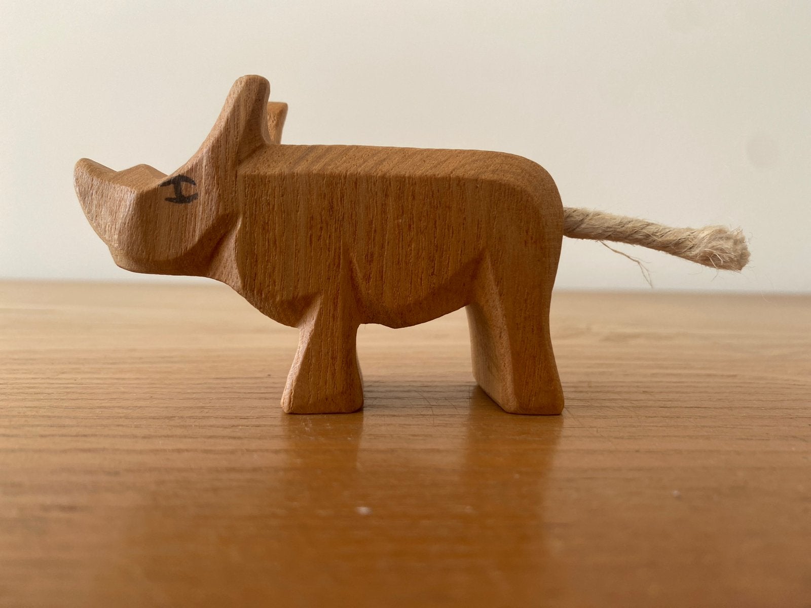 Ostheimer Houten Neushoorn Dierfiguur - 4 x 4,5 cm, Ophalen, Gebruikt, Overige typen