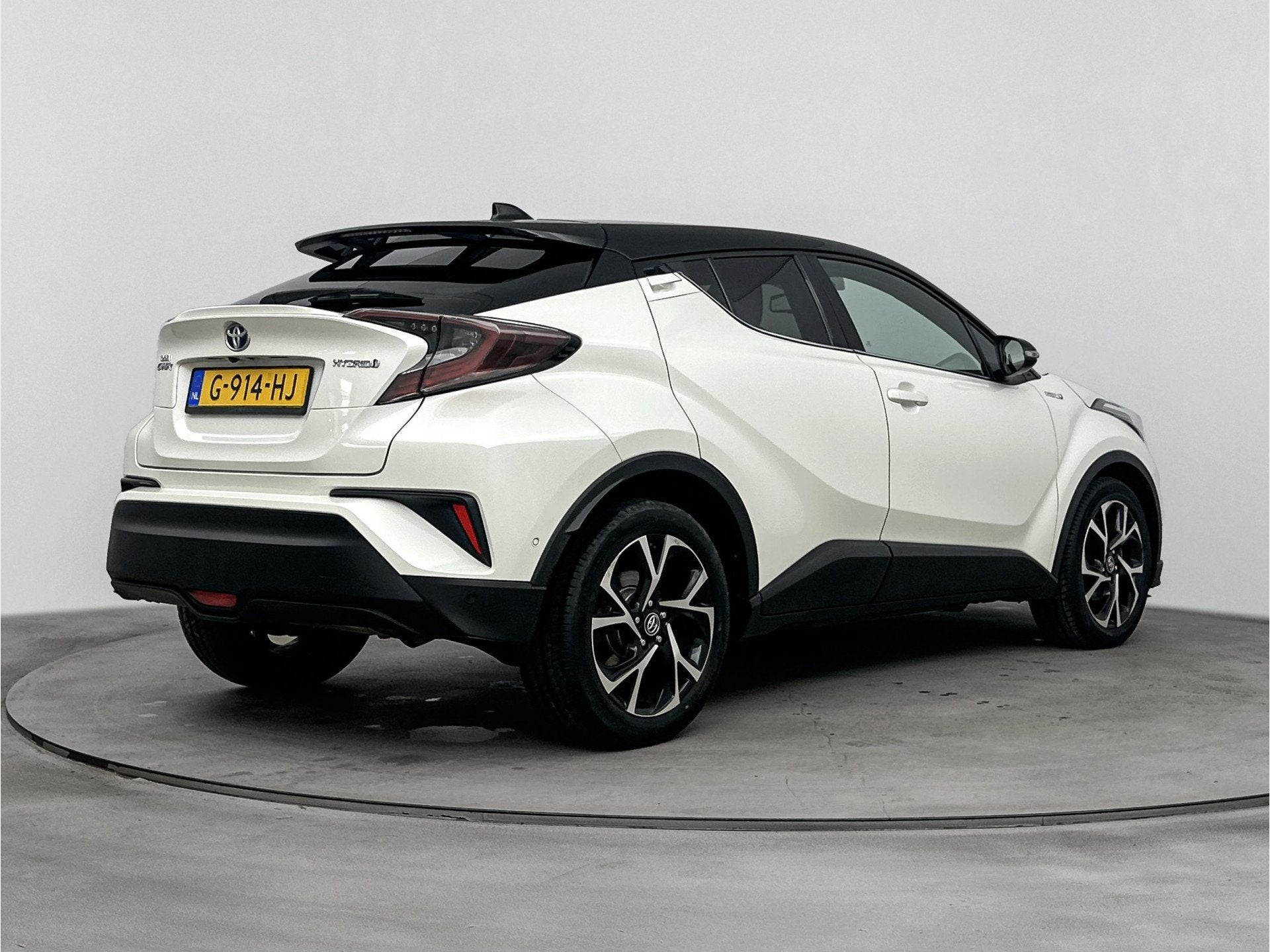 Toyota C-HR 1.8 Hybrid Style Ultimate | JBL Audio | Navigati, 12 maanden, Stof, 4 cilinders, Origineel Nederlands