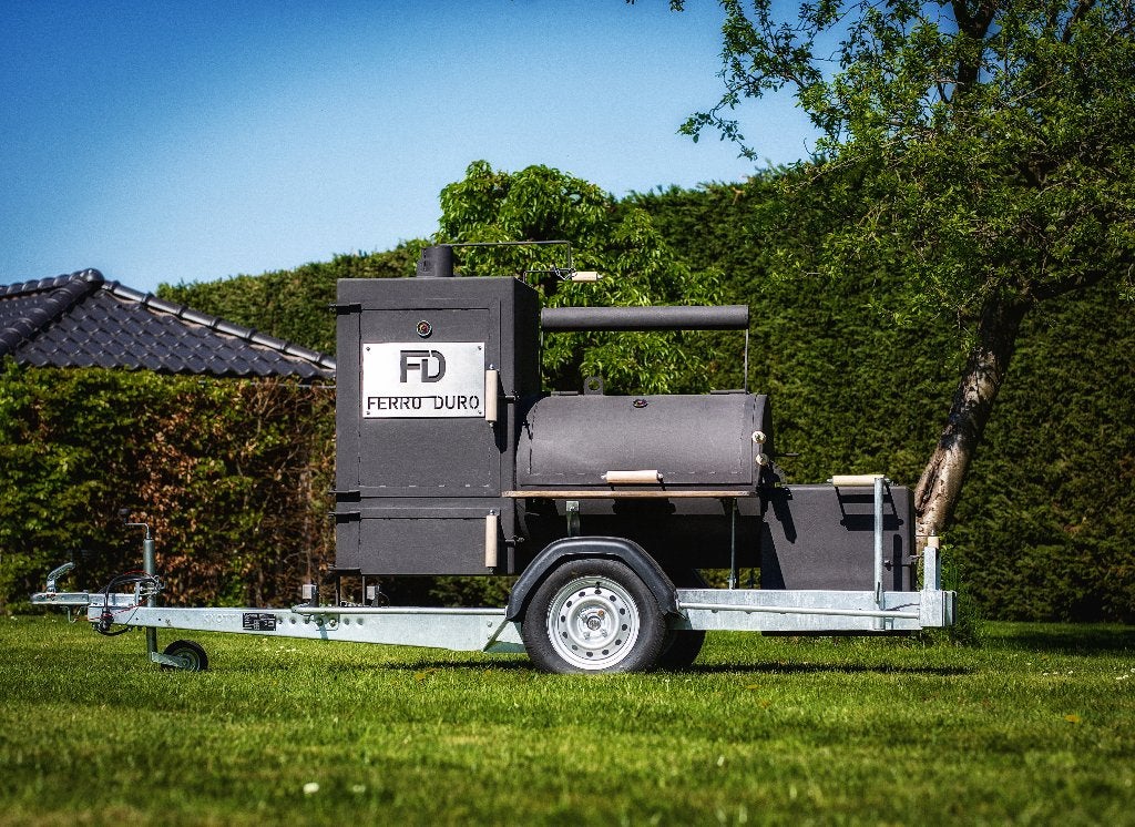 AMERIKAANSE BBQ SMOKER - OP AANHANGWAGEN MET KENTEKEN, Ophalen, Nieuw, Ferro duro