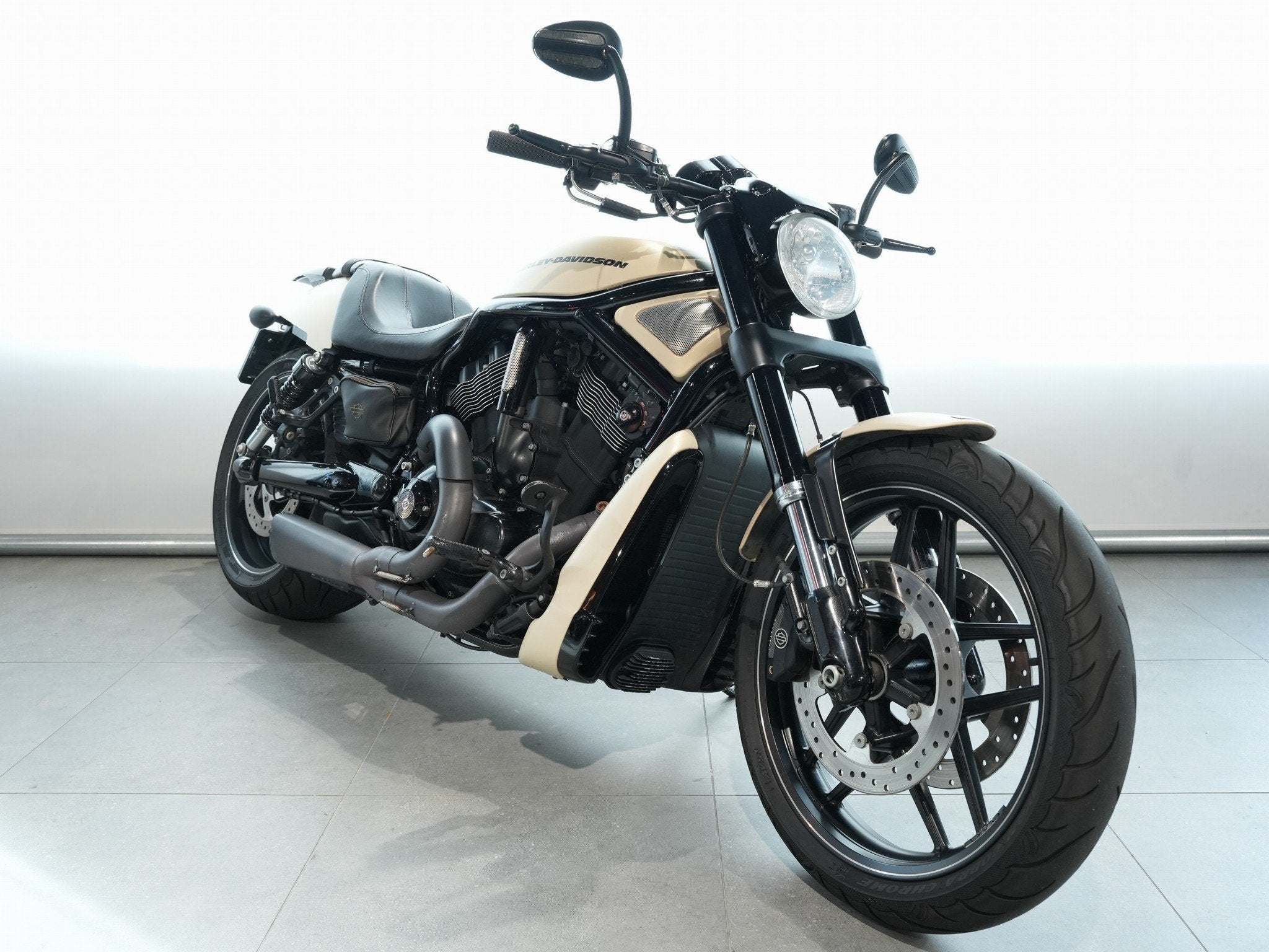 Harley-Davidson NIGHT ROD SPECIAL (bj 2013), Motoren, Laan van Vredenoord 33
2289 DA  Rijswijk, Chopper, Meer dan 35 kW, Harley-Davidson Benelux b.v.