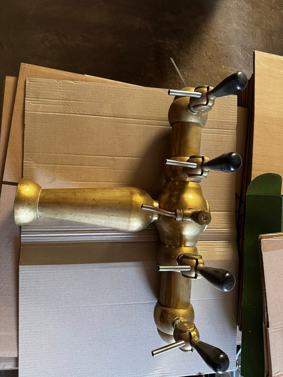 Antieke Messing Tapzuil met Meerdere Kranen, Ophalen of Verzenden