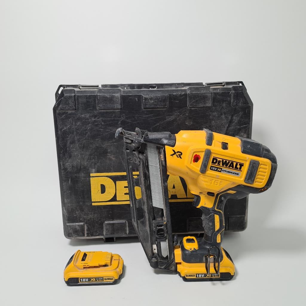 DeWalt DCN660D2 Accutacker Afwerktacker met 2 Accu's 2.0Ah, Ophalen of Verzenden, Gebruikt