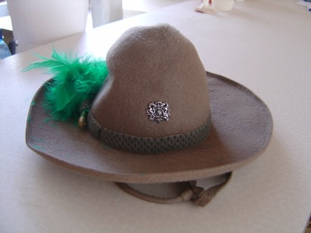 Verkleed/carnaval Kinder cowboy hoed met veer & oogmasker, Ophalen of Verzenden, Zo goed als nieuw, Jongen of Meisje