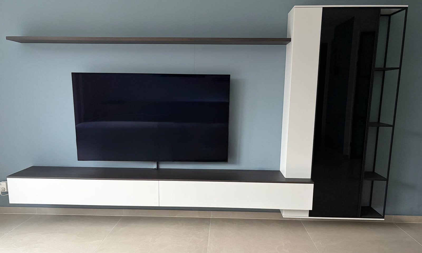 Mooie wandkast, Huis en Inrichting, Ophalen, 200 cm of meer, 25 tot 50 cm, Glas