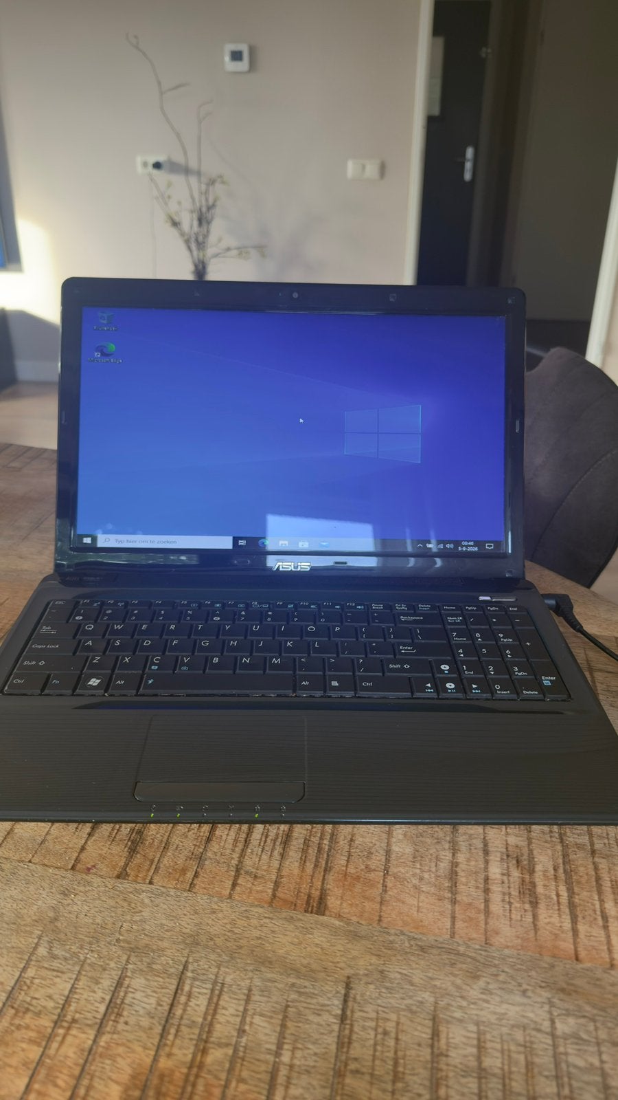 ASUS 8U2UBM4, Computers en Software, Ophalen of Verzenden, Zo goed als nieuw, 15 inch, 2 tot 3 Ghz