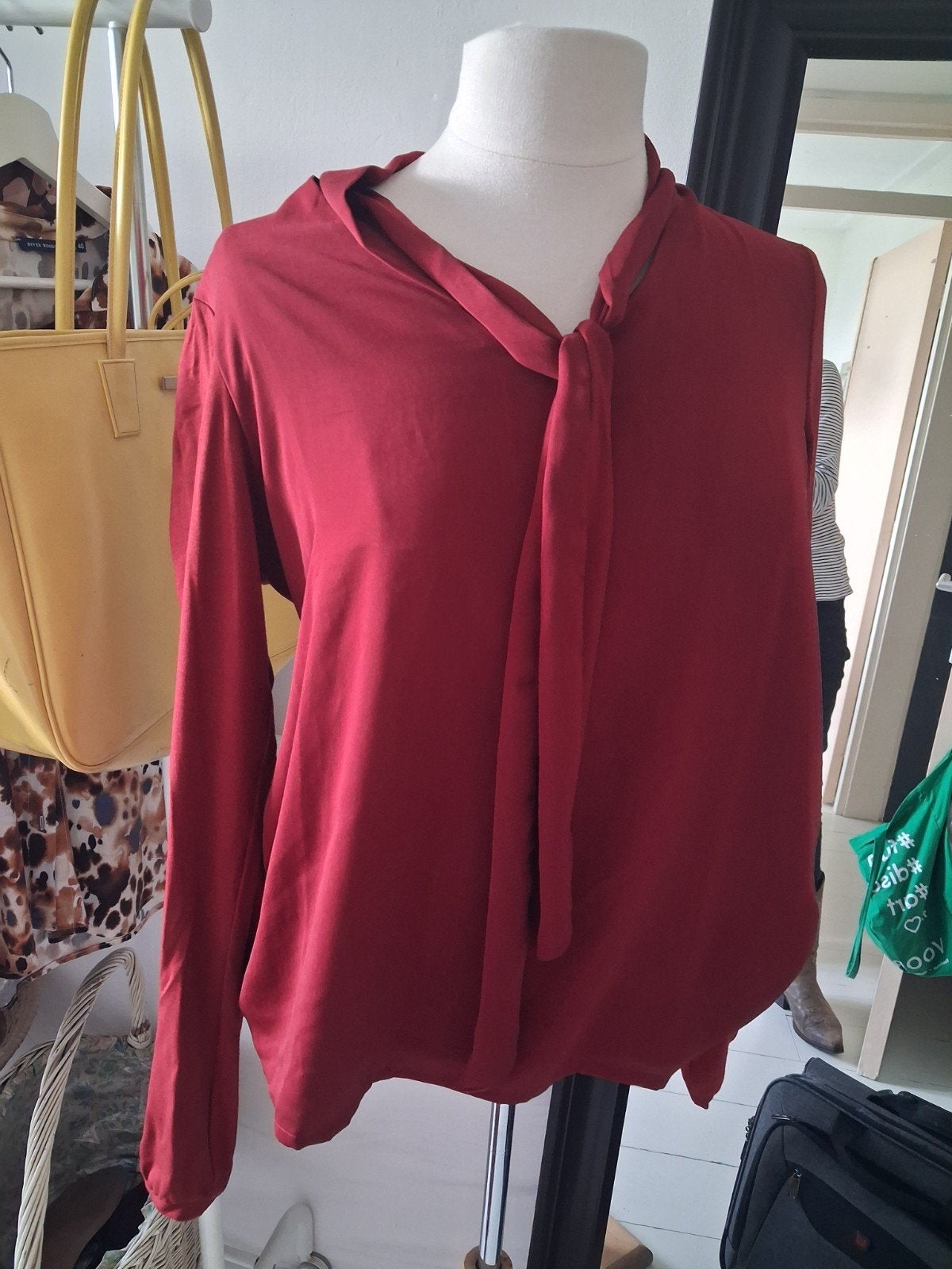 Expresso Blouse met Strikdetail - Maat M, Kleding | Dames, Maat 38/40 (M), Expresso, Ophalen of Verzenden, Zo goed als nieuw