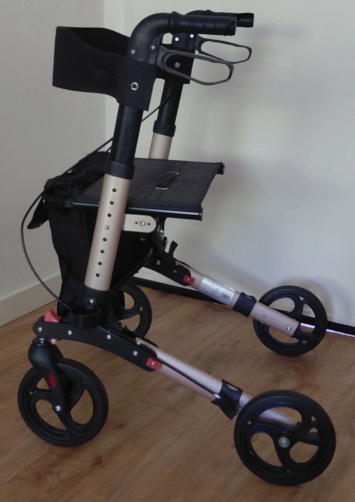 Rollator merk: Sky + Tas + Rugsteun ( 8.1 kg ), Ophalen of Verzenden, Opvouwbaar, Zo goed als nieuw