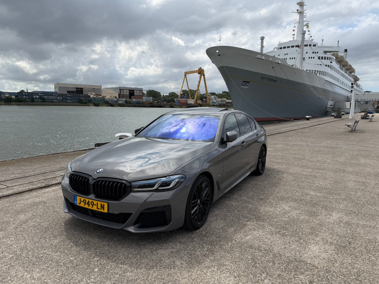 BMW 5-Serie 530i 252pk Aut grijs VOL OPTIE, Auto's, BMW, 1998 cc, Achterwielaandrijving, Startonderbreker, 4 cilinders