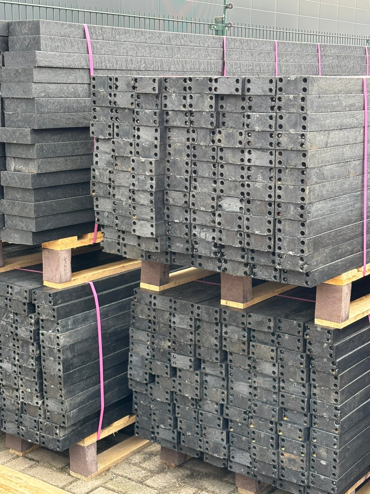 Balken palen planken alles van gerecycled materiaal!, Ophalen, Nieuw, Hout