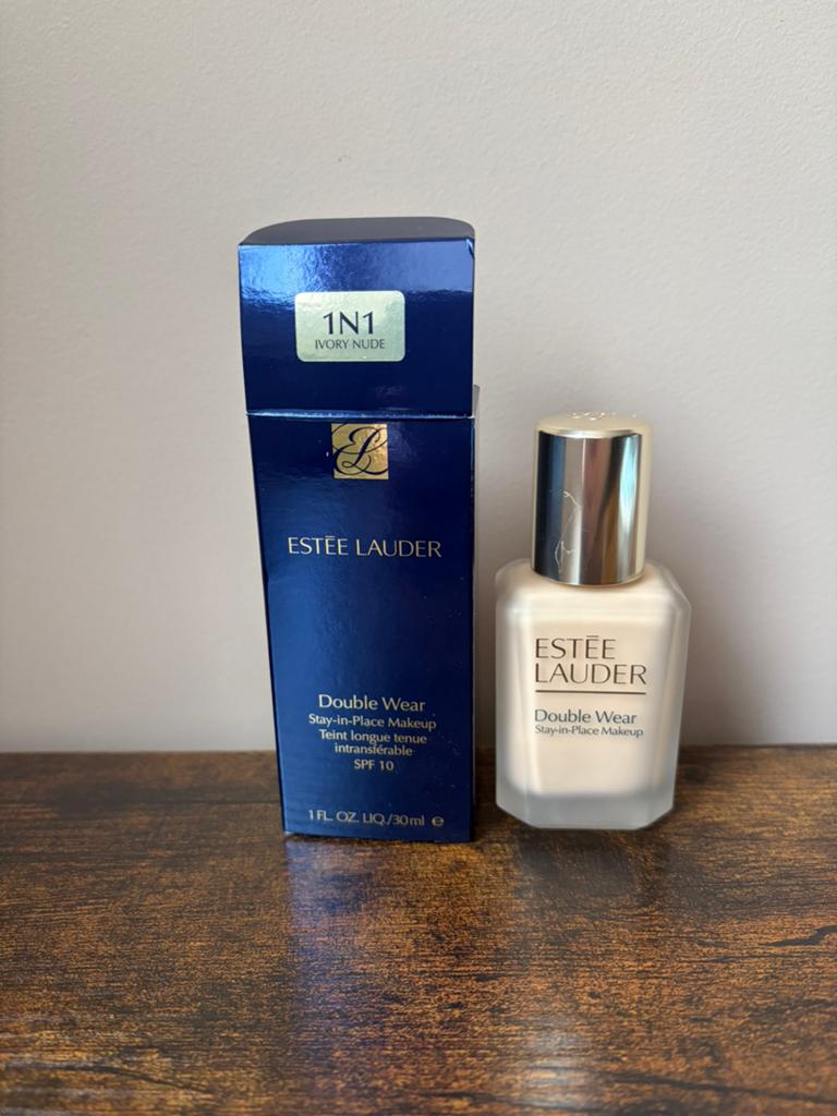 Estee lauder foundation, Sieraden, Tassen en Uiterlijk, Uiterlijk | Cosmetica en Make-up, Gehele gezicht, Beige, Ophalen of Verzenden