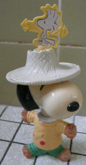 snoopy met Woodstock op zijn hoed uit 2000, Ophalen of Verzenden, Snoopy, Zo goed als nieuw, Beeldje of Figuurtje