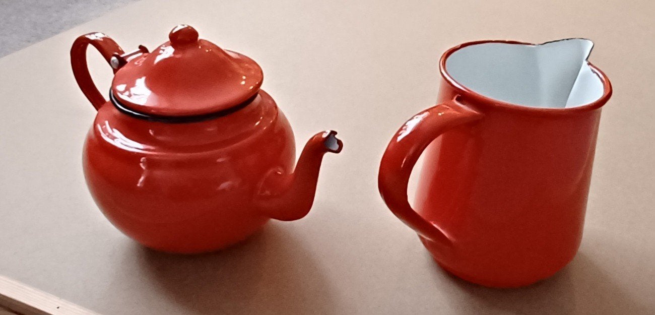 Origineel rode emaille theepot en melkkan, Ophalen of Verzenden