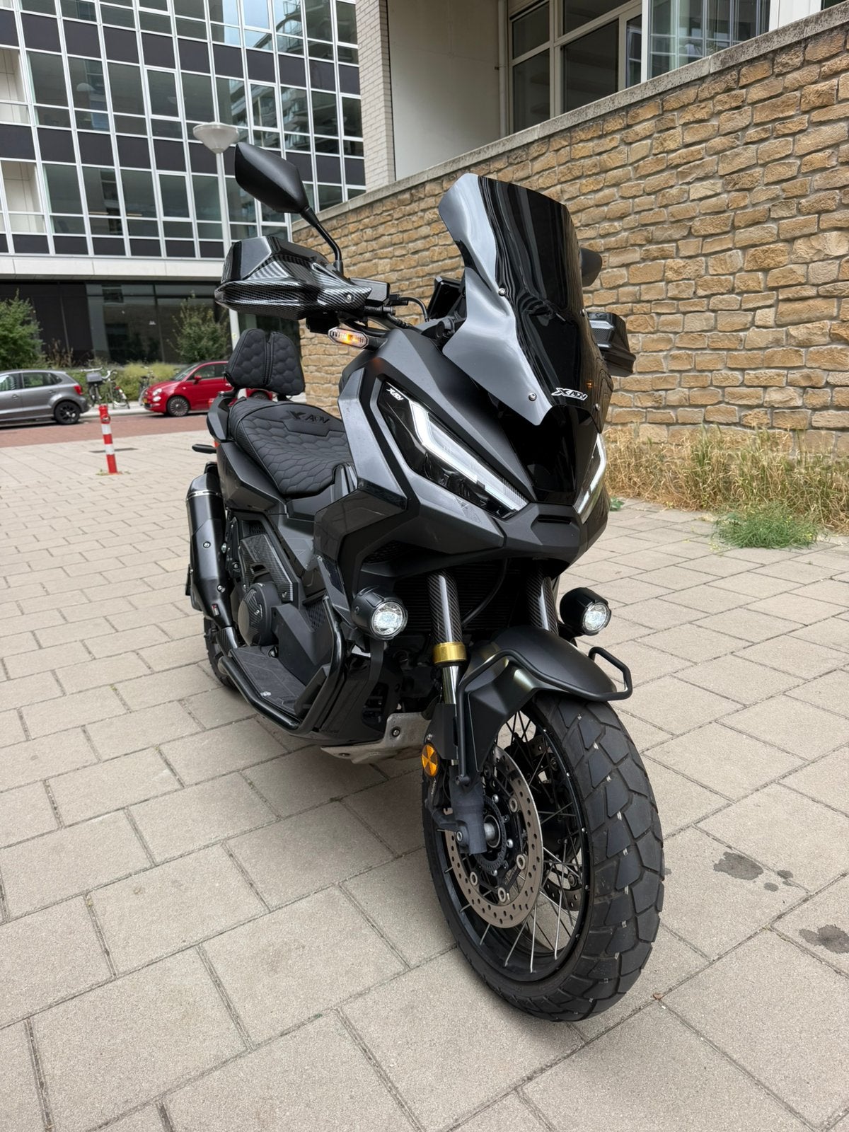 Mat Zwart Honda X-ADV 750 2024 Carplay Akra x adv carbon, 750 cc, Motorrijbewijs A, Gebruikt, Particulier