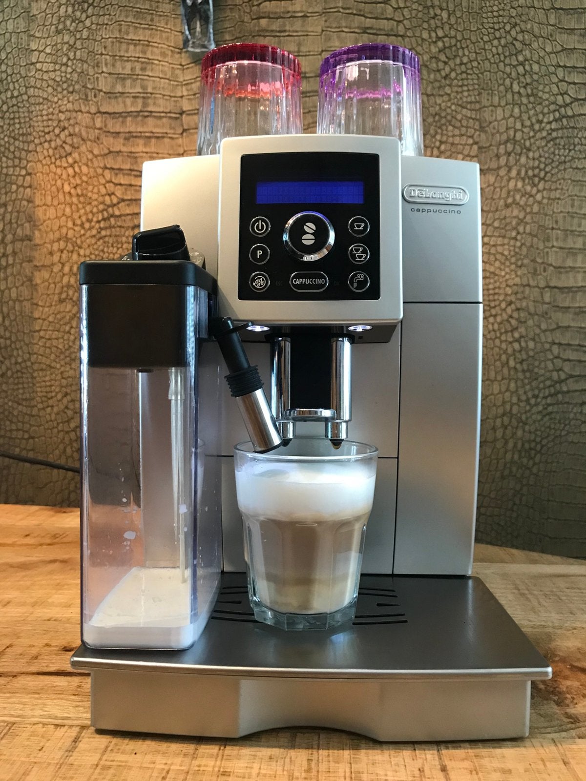 Delonghi cappuccino/Perfetto Latte-Crème Bonenmachine, Witgoed en Apparatuur, Koffiezetapparaten, Koffiemachine, 10 kopjes of meer