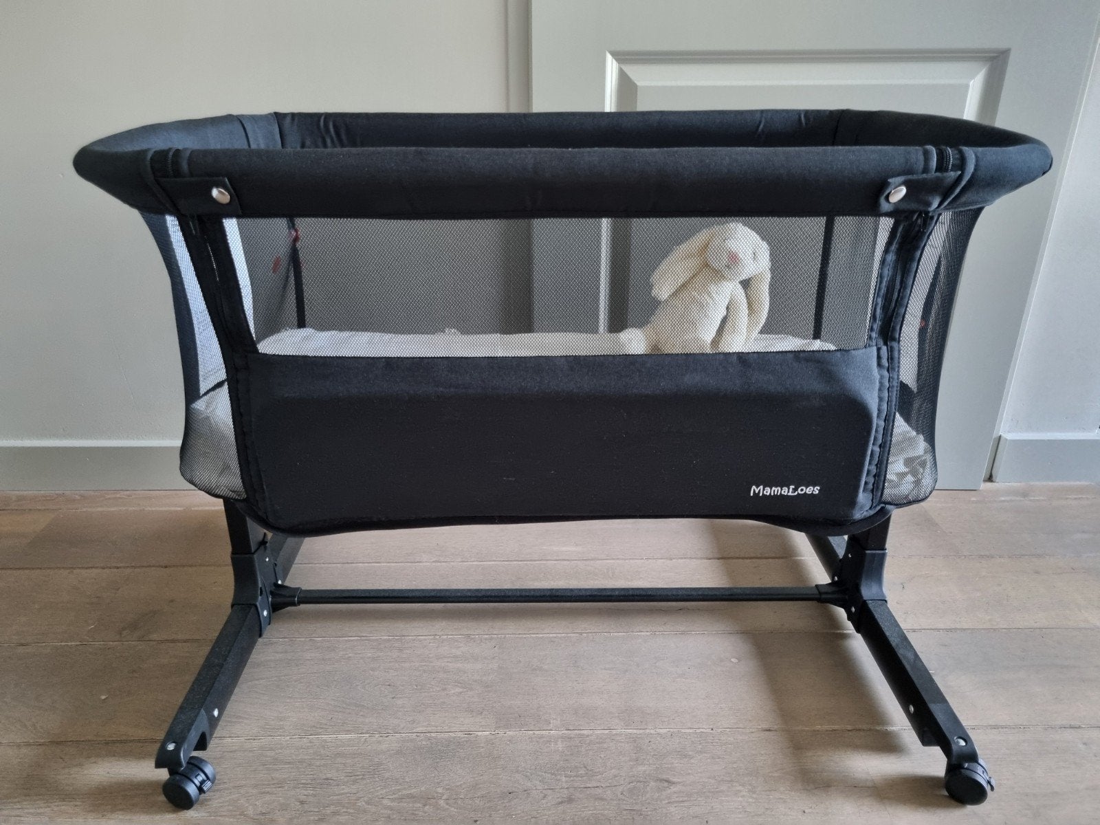 Co-sleeper Zwart - 5 standen verstelbaar incl. matra, Kinderen en Baby's, Babywiegjes en Ledikanten, Ophalen, Zo goed als nieuw