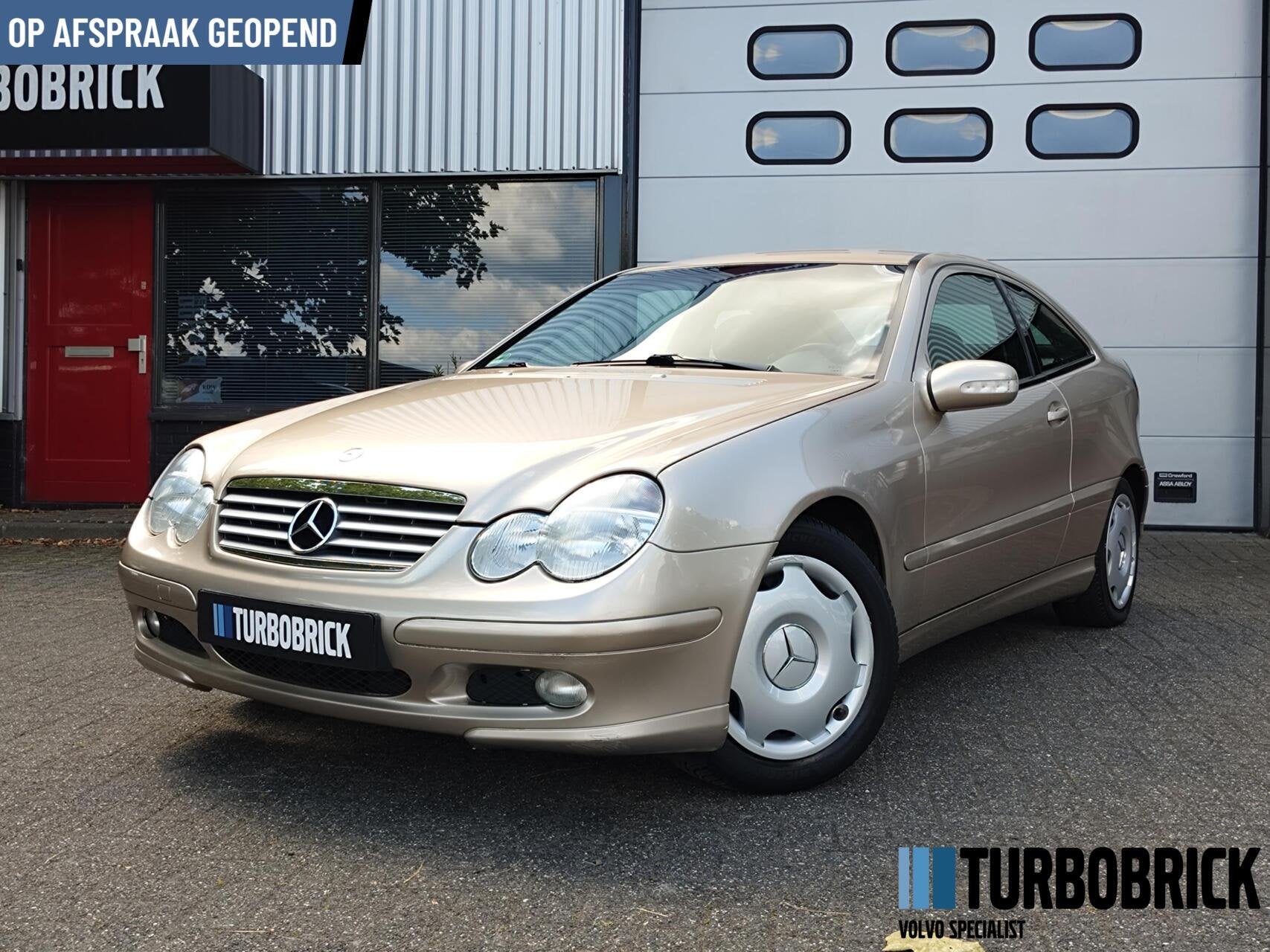 Mercedes C-klasse Sportcoupé 200k. |Weinig km | Clima | Cru, Gebruikt, Zwart, 4 cilinders, 4 stoelen