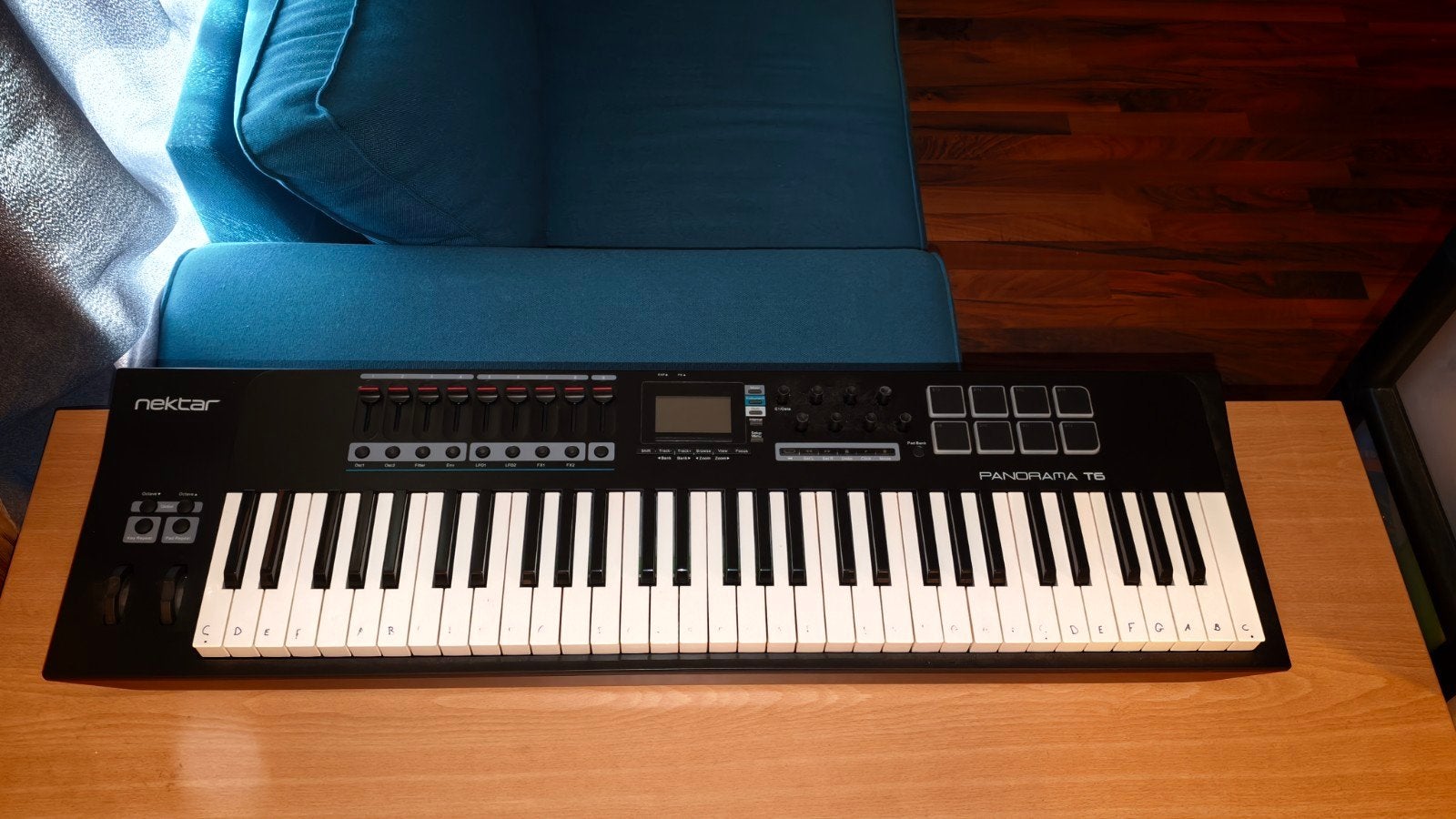 Nektar Panorama T6 MIDI Keyboard Controller, Muziek en Instrumenten, Overige merken, 61 toetsen, Ophalen of Verzenden, Zo goed als nieuw